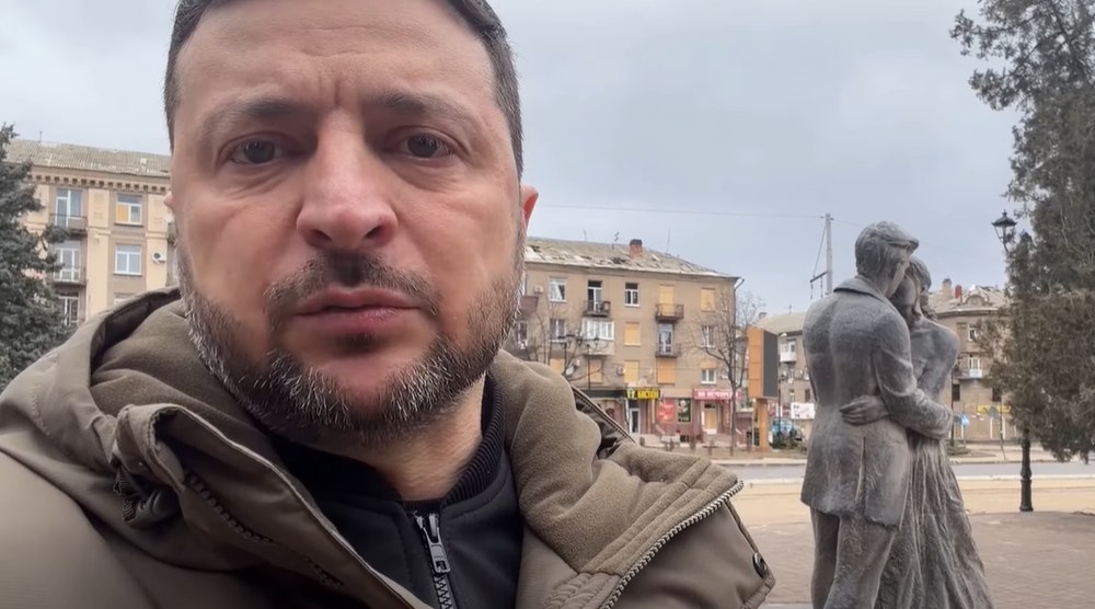Zelenski, la 20 de kilometri de linia frontului. Vizita președintelui ucrainean în Donbas