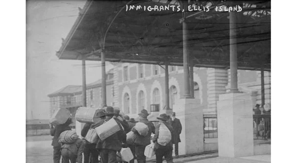 „Acu se duce omu’ lumea toată și trece marea în America” Studii şi articole despre migraţie în revistele Şcolii gustiene jpeg