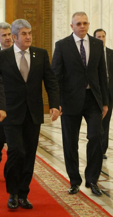 Gabriel Oprea, alături de Ilie Botoş, cel pe care l-a desemnat să-i ia locul la ministerul de Interne