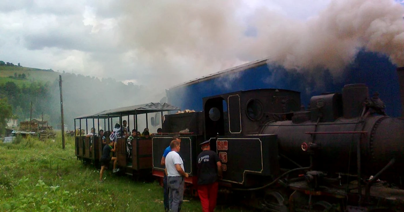 Mocăniţa pregătită de plecare în gara din Abrud