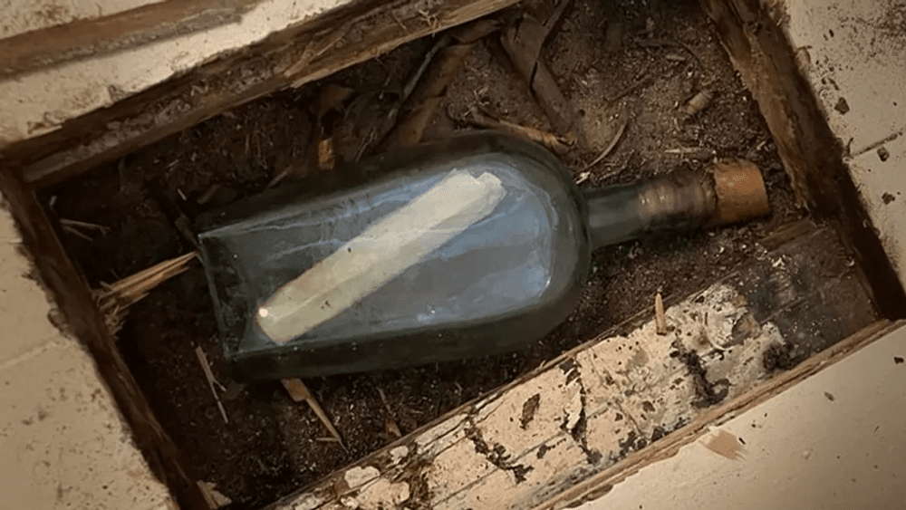 Misterul sticlei în care se afla un mesaj vechi de 135 de ani. Ce scria pe bilet