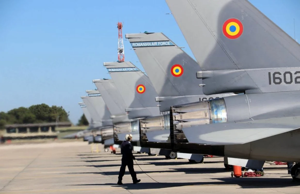 avion f16 f-16 foto facebook fortele aeriene romane