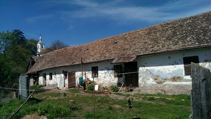 
    Aceasta e casa groazei, în care bărbatul, Antonio Z., l-a ucis pe băiat  