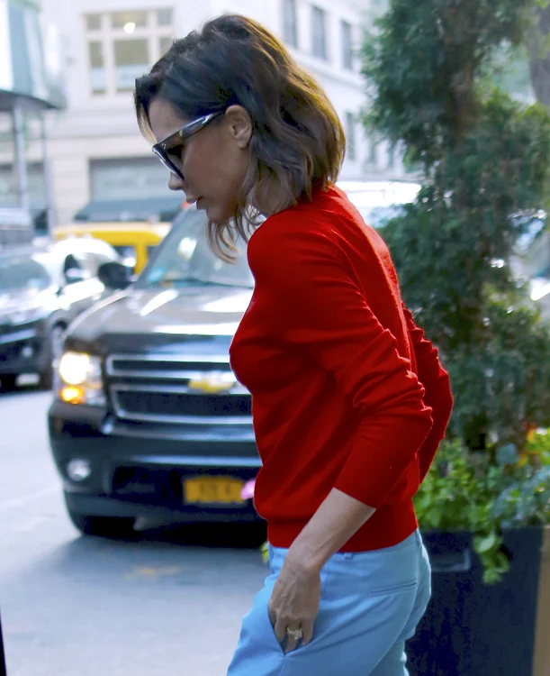 Victoria Beckham sort de l'hôtel "The Carlyle" à New York jpeg