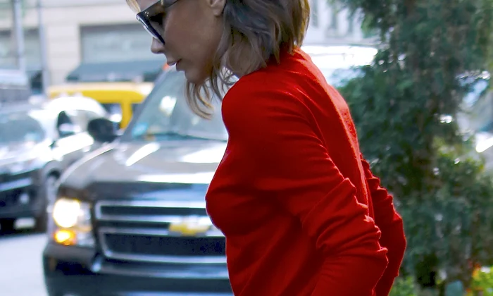 Victoria Beckham sort de l'hôtel "The Carlyle" à New York jpeg