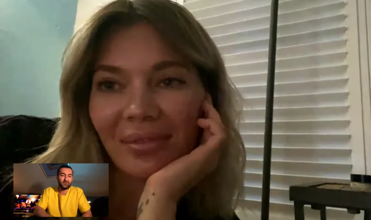 Smiley și Gina, discuție savuroasă pe Skypefoto: captură YouTube