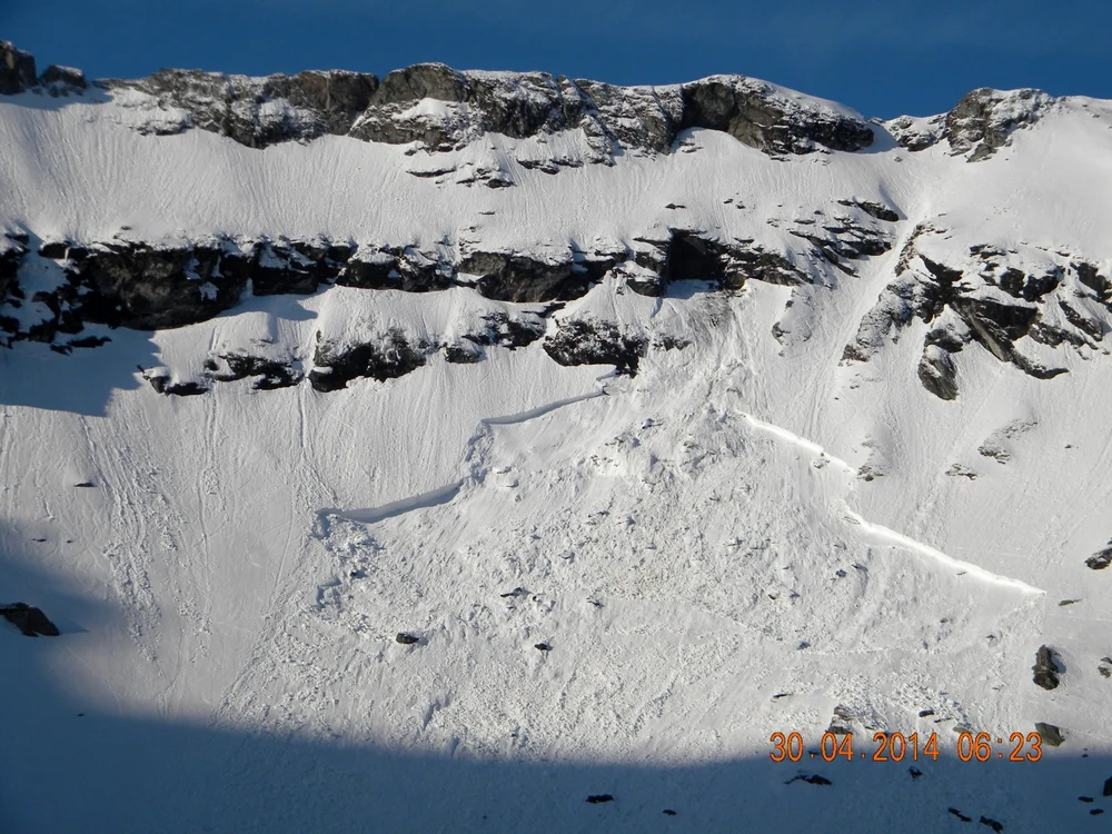 Specialiştii anunţă că există risc de avalanşe. FOTO: Arhivă ”Adevărul”