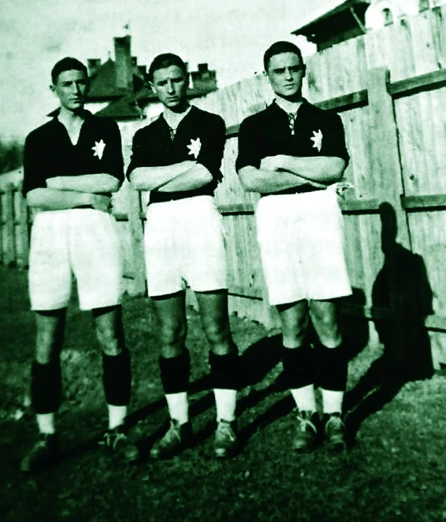 1936 Fratii Valcov la Bucuresti 1936 1937 Colea Volodea si Petea  IMG 0046 JPG jpeg