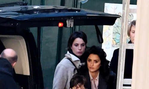 *EXCLUSIVE* Penelope Cruz and her son Leonardo in Naples jpeg