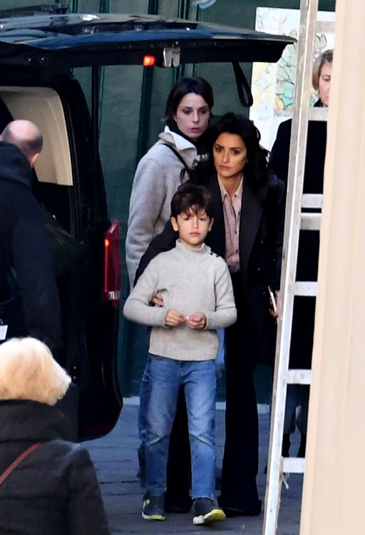 *EXCLUSIVE* Penelope Cruz and her son Leonardo in Naples jpeg