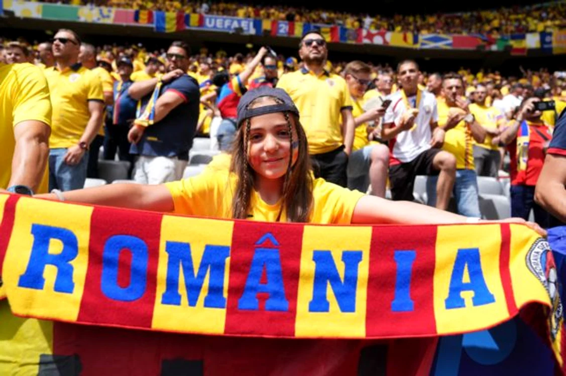 Fanii români își doresc o calificare în optimi. Prin orice mijloace. FOTO: Facebook