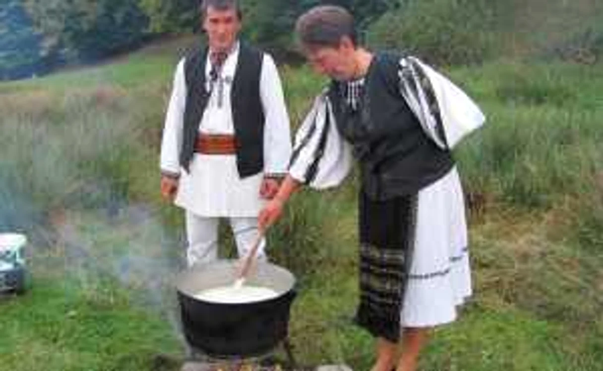 Ceaunul era nelipsit din orice gospodărie, mâncarea preparată în acest fel fiind foarte gustoasă