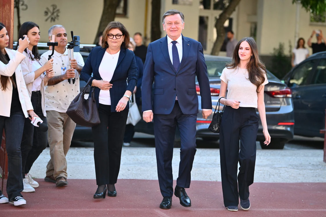 Crin Antonescu împreună cu soția și fiica lui, Irina Foto: Inquam Photos