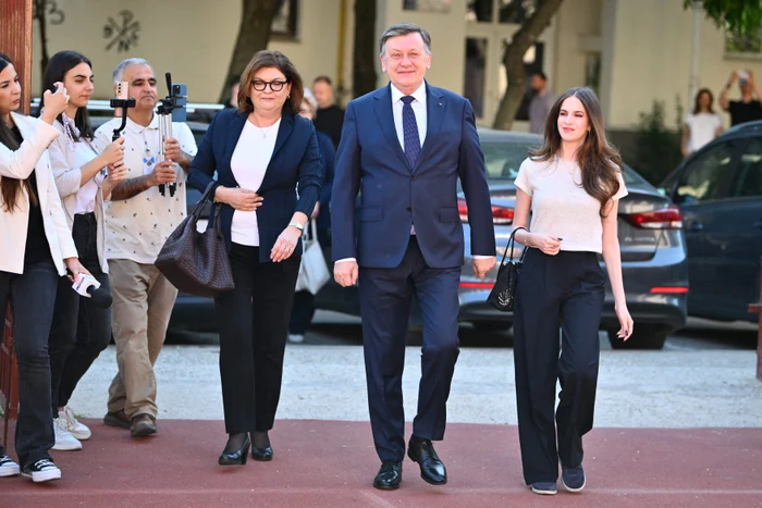 Crin Antonescu împreună cu soția și fiica lui, Irina Foto: Inquam Photos