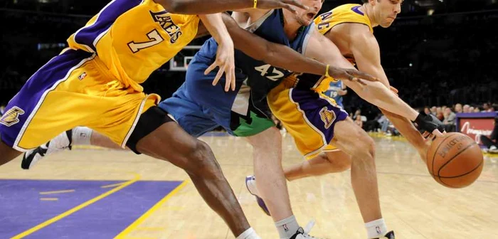 Lakers a trecut şi de Timberwolves