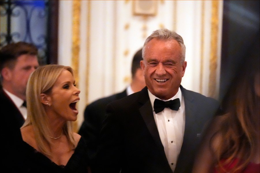Trump l-a nominalizat pe activistul anti-vaccin Robert F. Kennedy Jr. drept secretar pentru sănătate