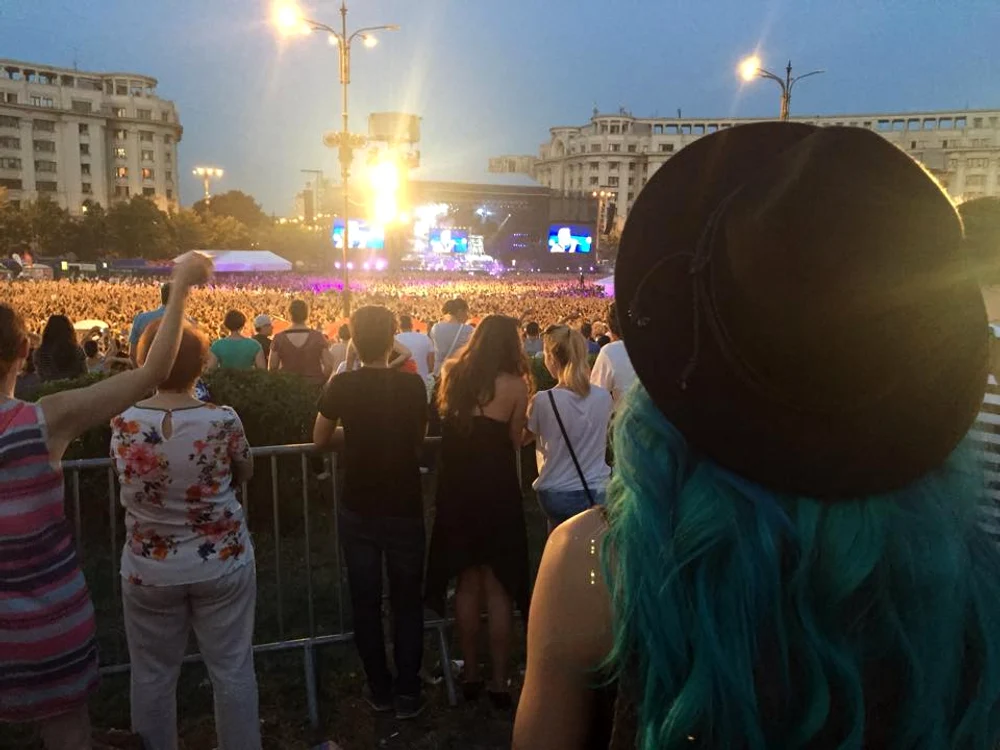 Andreea Bălan (31 de ani), la concertul lui Robbie Williams