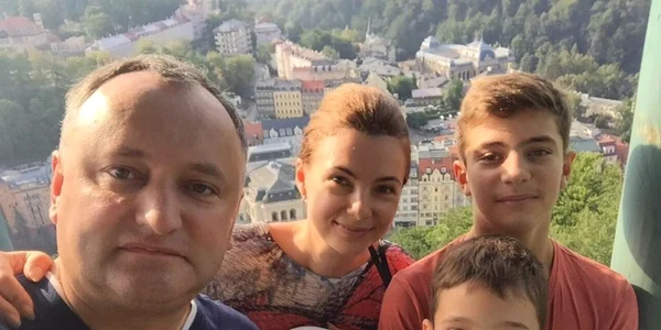 Dodon cu familia