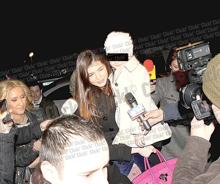 Moni, asaltată de presă la Izvorani