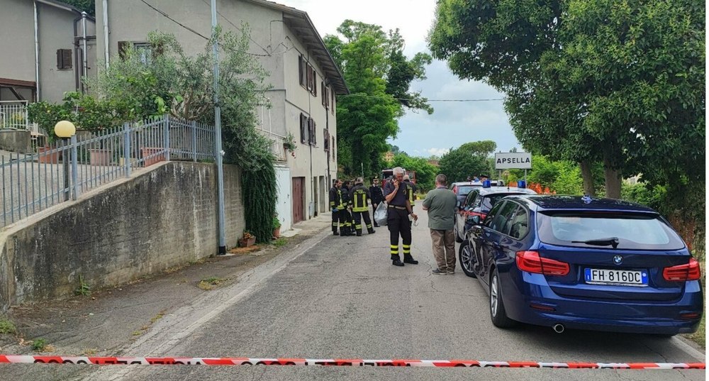 Un român din Italia a rămas fără mâini după ce bomba pe care o confecționa a explodat