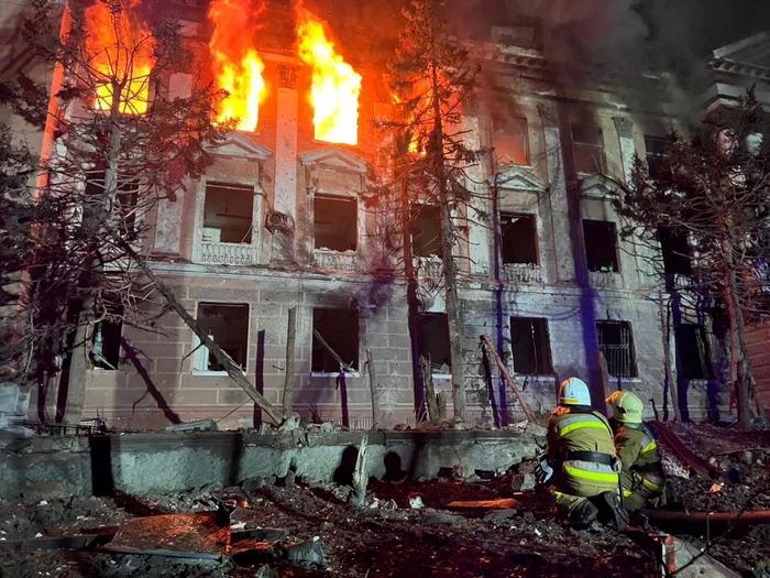 Atac cu rachete Kalibr la Nikolaev FOTO Twitter @KyivPost