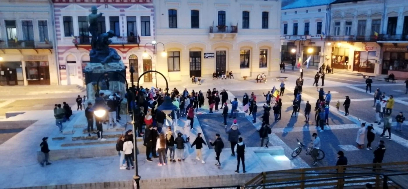 Protestatarii ajunşi în Piaţa 1 Decembrie FOTO Cosmin Zamfirache