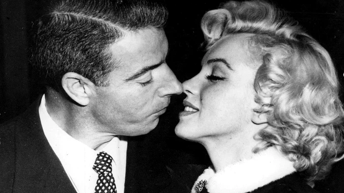 Actrița americană Marilyn Monroe și jucătorul de baseball Joe DiMaggio