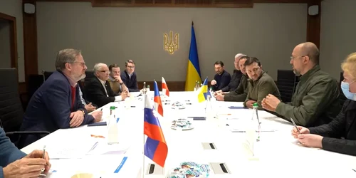 prim-miniştrii Poloniei şi Sloveniei cu preşedintele ucrainean Volodomyr Zelenskiy foto twitter