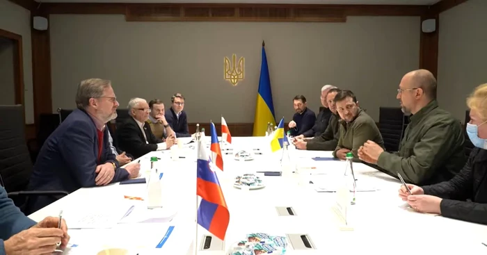 Premierii Cehiei, Poloniei şi Sloveniei, alături de preşedintele ucrainean Volodimir Zelenski Foto: Twitter