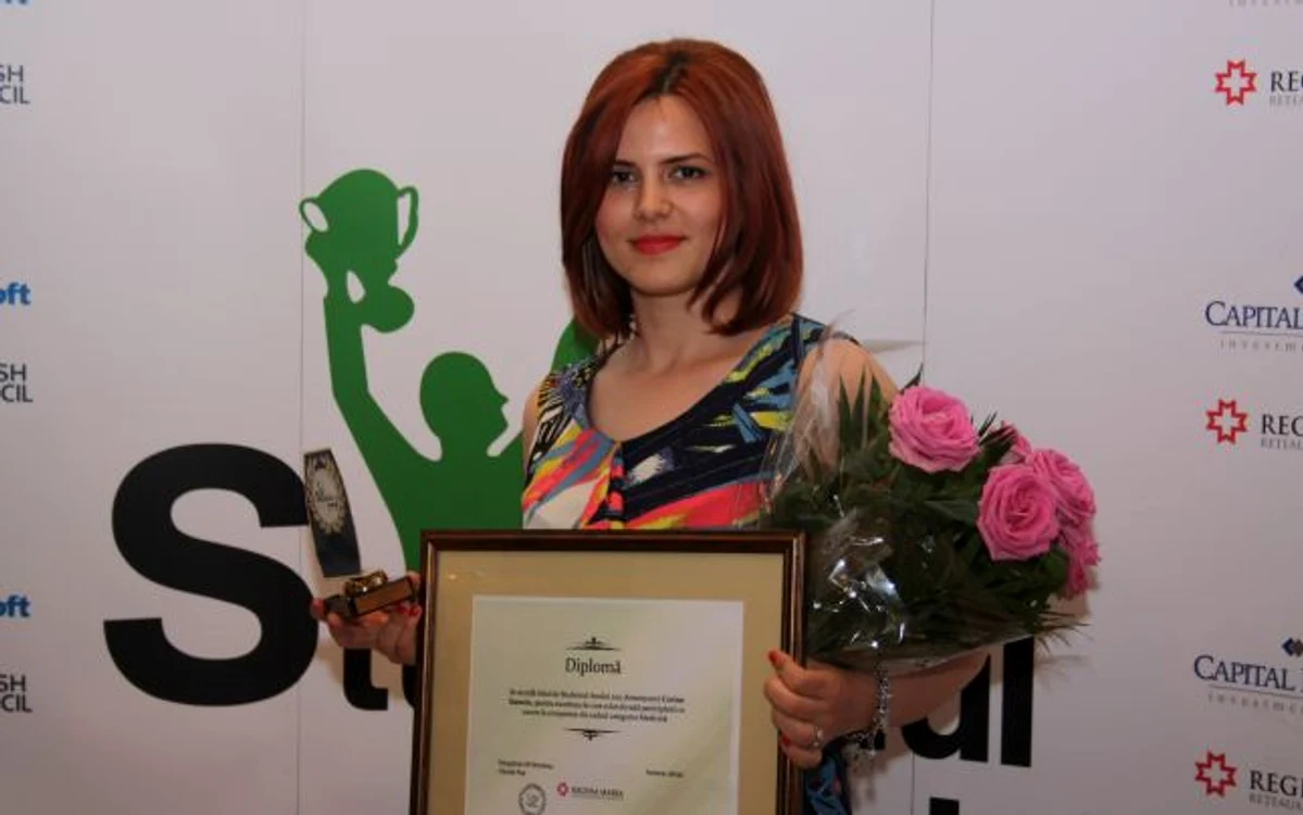 Corina Stanciu a decis încă de mică să devină medic, iar acum se pregăteşte intens, fiind bursieră în Franţa (arhiva personală) 