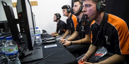 Echipa italiană Next Gaming Rapid în faza de calificare la Campionatul european Call of Duty 2015 la  Royal Opera House în Londra Anglia FOTO Guliver/Getty Images