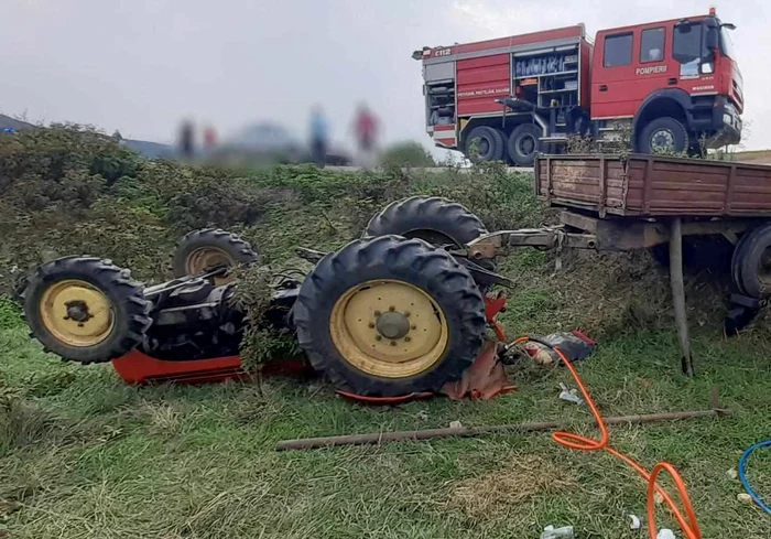 Tânărul a fost prins sub utilaj FOTO ISU Arad