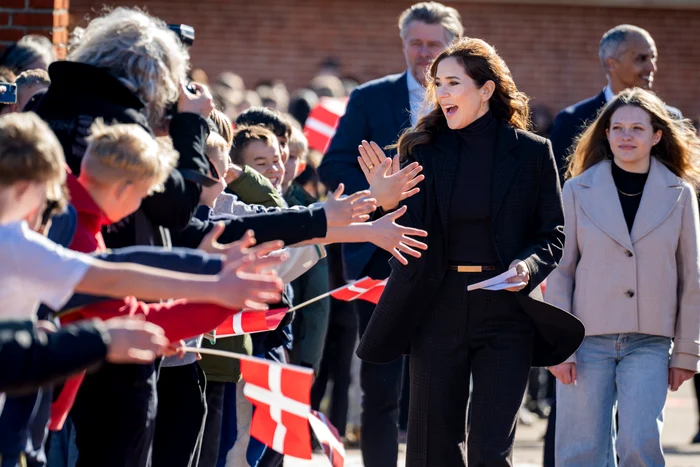 Regina Mary în vizită la Pilehaveskolen pe 17 martie 2025 în Vallensbaek, Danemarca, GettyImages (7) jpg