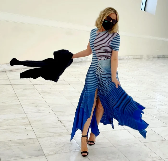 Oglinjoară spune-ndată ce vedetă stă mascată?foto: Instagram