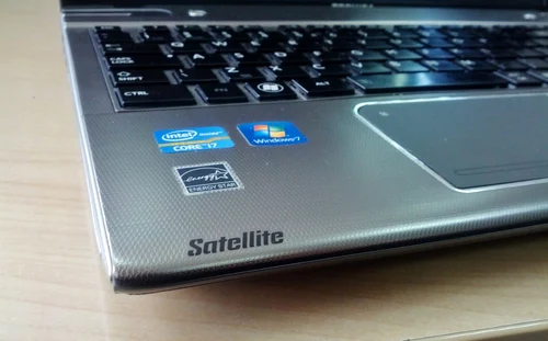 toshiba satellite P855-10Q foto adevarul