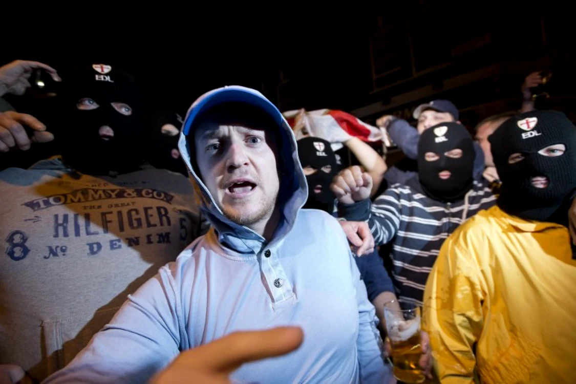 Zeci de membri EDL s-au adunat în Woolwich pentru a protesta FOTO AFP