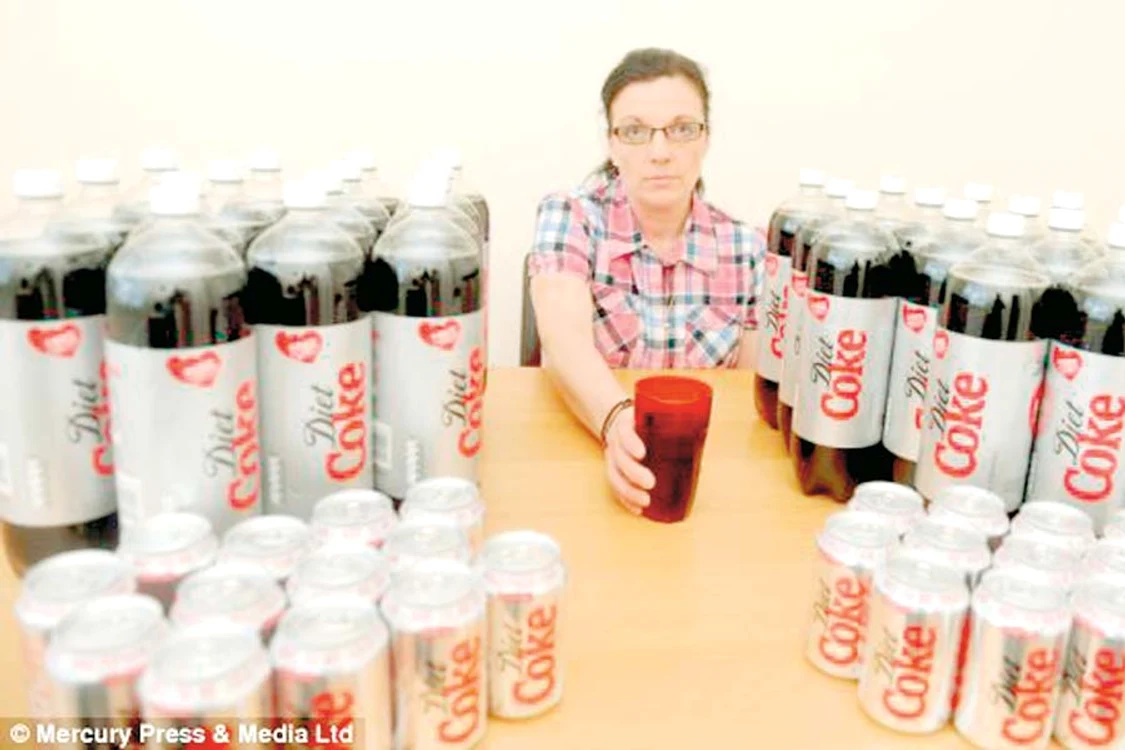 
    Jakki intră în panică  dacă nu are multă cola  