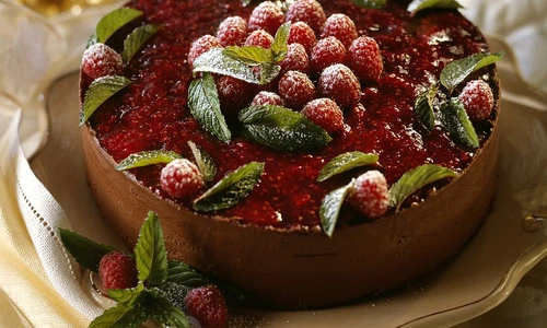 tort cu ciocolata zmeura piscoturi jpeg