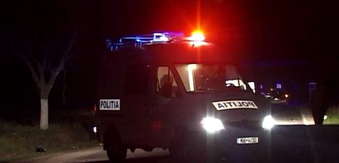 Poliţiştii îi caută pe tâlhari 