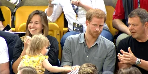 o fetita fura popcorn de la printul harry