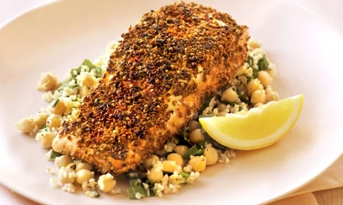 Somon cu condimente si salata de bulgur jpeg