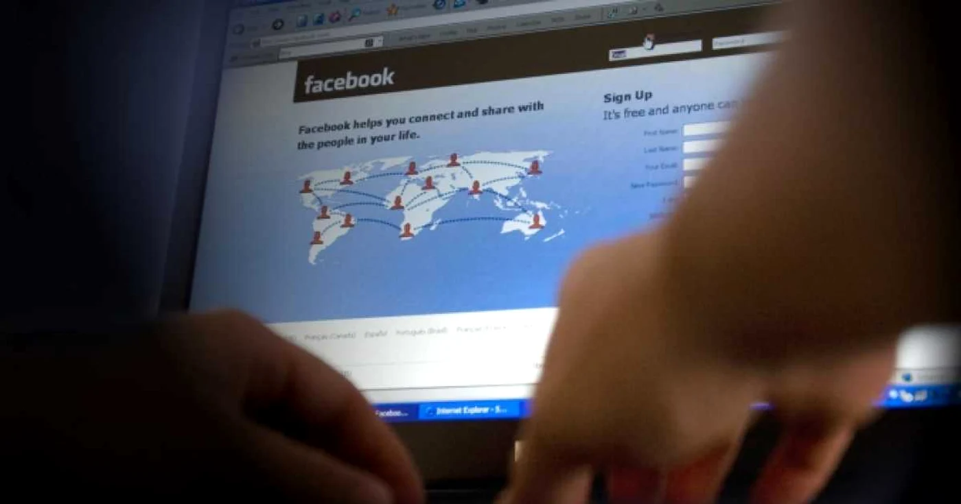 Unele pericole la care vă expuneţi prin gestionarea unui cont pe Facebook pot fi diminuate