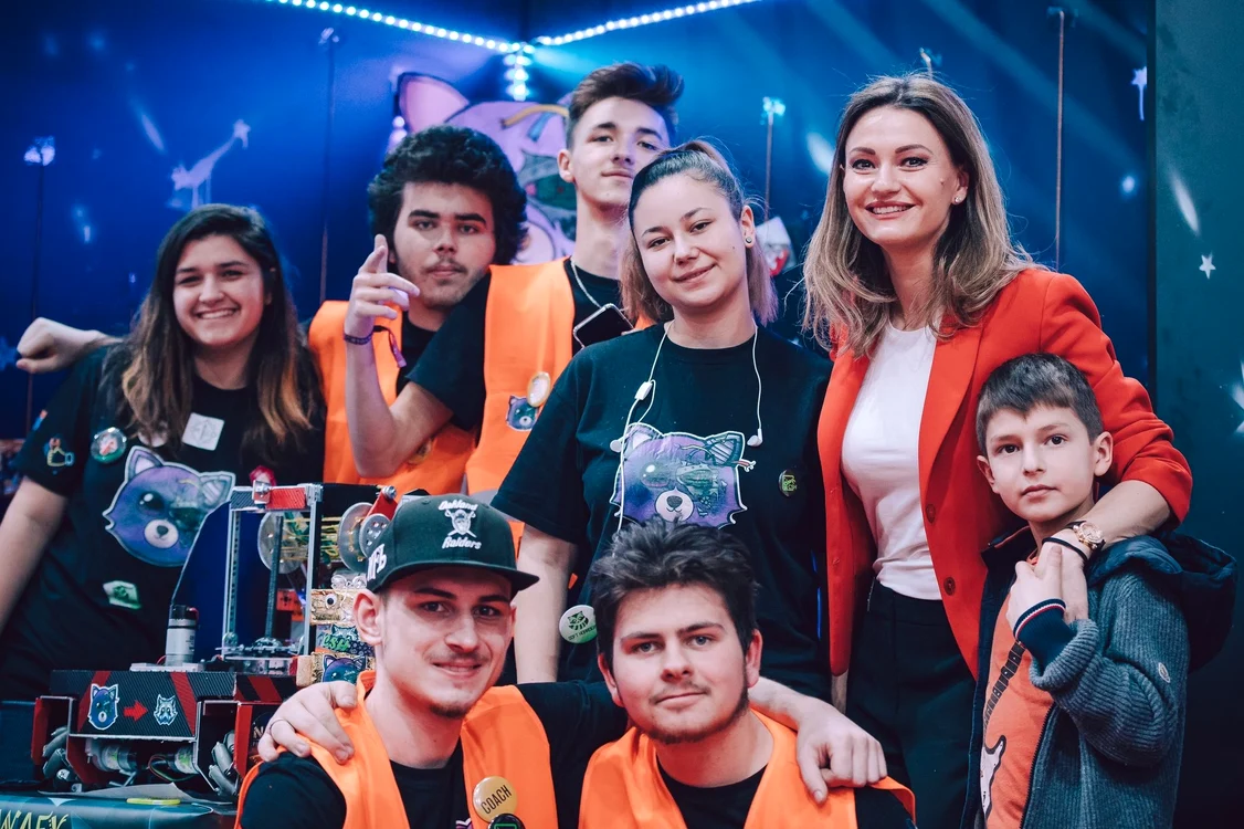 Dana Razboiu cu echipa