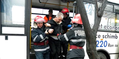 Nicolae a chefuit şi s-a urcat în autobuzul accidentat