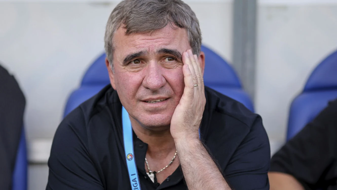 Gheorghe Hagi, îngrijorat de ce vede la echipa sa. FOTO: Arhiva Adevărul