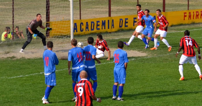 FCM Târgovişte, învinsă de CSM Câmpina într-un meci amical
