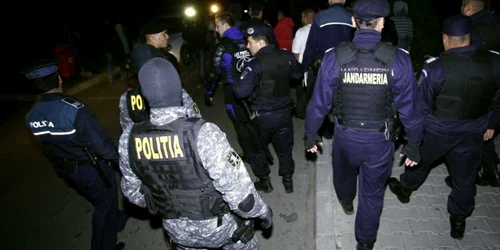 Agenti de paza- jandarmi si politisti FOTO Mediafax 