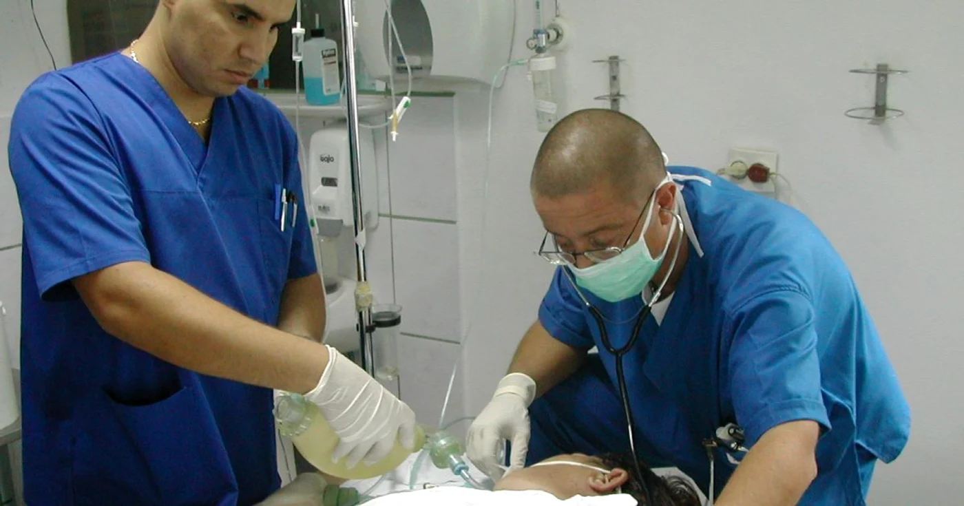 Ieşeanca care a înghiţit pastilele a fost salvată de medici