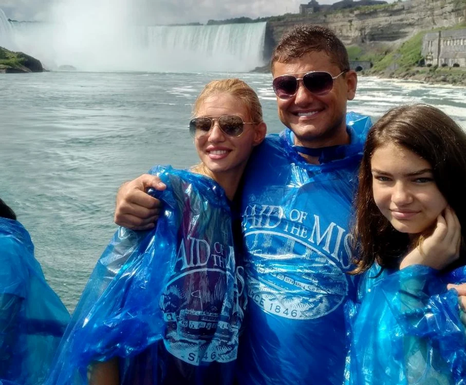 
    La începutul lunii, Boureanu și-a dus iubita și fiica în vacanță în AmericaFoto: Facebook  