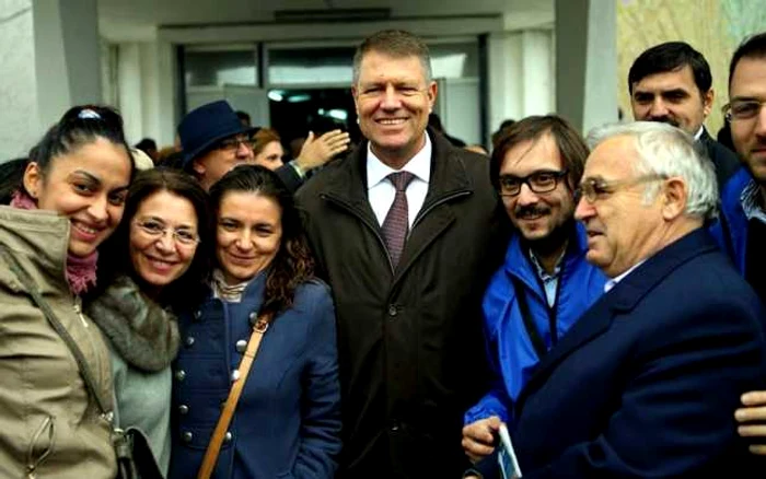 Klaus Iohannis, inconjurat de sustinatori